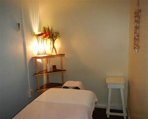 STARFLEET MASSAGE & DAY SPA (Bocas Town) .